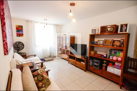 Sala de casa à venda com 4 quartos, 225m² em Grajaú, Rio de Janeiro