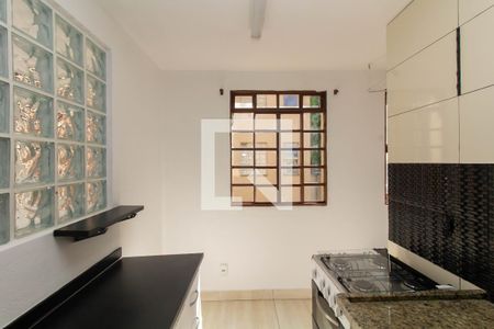 Cozinha e Área de Serviço de apartamento para alugar com 2 quartos, 64m² em Conjunto Residencial José Bonifácio, São Paulo