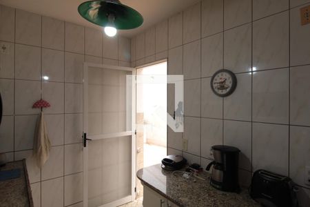 Cozinha de casa de condomínio à venda com 2 quartos, 79m² em Castelo, Belo Horizonte