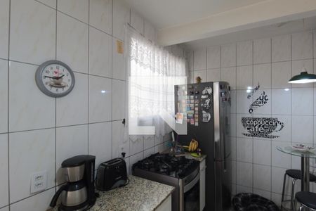 Cozinha de casa de condomínio à venda com 2 quartos, 79m² em Castelo, Belo Horizonte