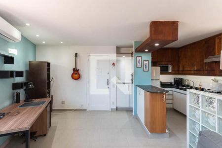 Sala de apartamento à venda com 1 quarto, 47m² em Grajaú, Rio de Janeiro