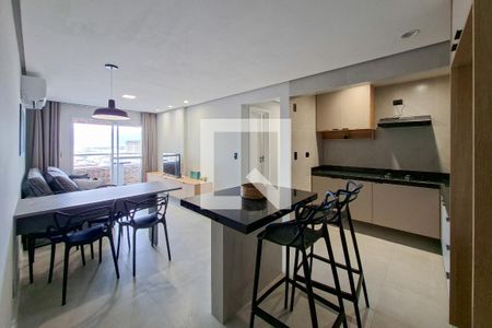 Sala de apartamento para alugar com 2 quartos, 99m² em Vila Caiçara, Praia Grande