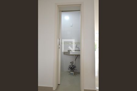 Lavabo de casa à venda com 3 quartos, 220m² em Jardim Sabará, Porto Alegre