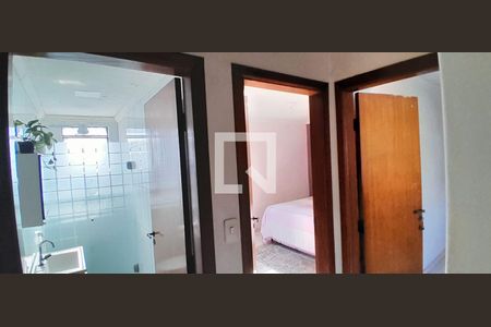 Corredor de casa à venda com 3 quartos, 134m² em Jardim Monte Azul, São Paulo