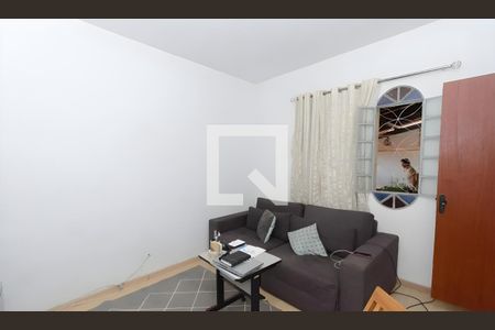 Sala de casa à venda com 3 quartos, 360m² em Bairro da Glória, Contagem