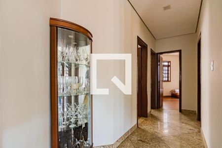Corredor de casa à venda com 4 quartos, 348m² em Trevo, Belo Horizonte