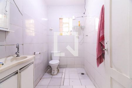 Banheiro de casa à venda com 2 quartos, 250m² em Vila Albano, São Paulo