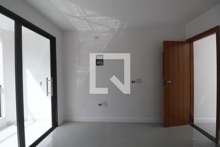 Suíte 1 de casa para alugar com 2 quartos, 120m² em Jardim Las Palmas, Guarujá