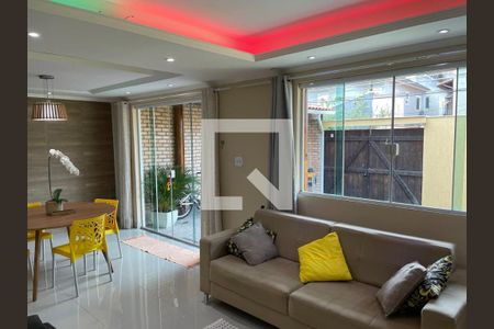 Sala de casa de condomínio à venda com 4 quartos, 120m² em Recreio dos Bandeirantes, Rio de Janeiro