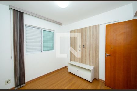 Quarto de apartamento à venda com 3 quartos, 180m² em Prado, Belo Horizonte