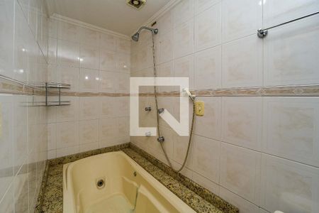 Banheiro da Suíte de casa à venda com 3 quartos, 106m² em Jardim Itu, Porto Alegre