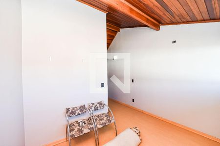Sotão de casa à venda com 3 quartos, 106m² em Jardim Itu, Porto Alegre