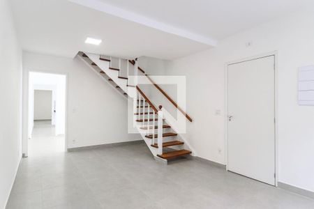 Sala de casa para alugar com 3 quartos, 180m² em Jardim Caravelas, São Paulo