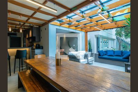 Casa à venda com 4 quartos, 340m² em Cidade Jardim, São Paulo