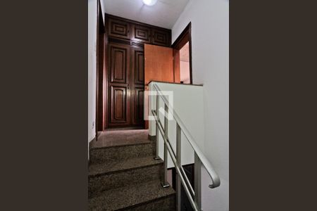Escada de casa à venda com 4 quartos, 350m² em Jardim Sao Bento, São Paulo