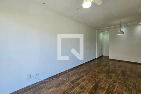 Sala de apartamento para alugar com 3 quartos, 82m² em Jardim Las Palmas, Guarujá