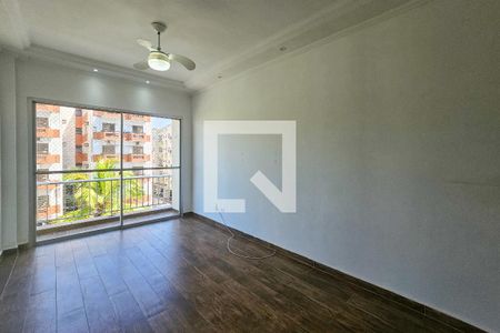 Sala de apartamento para alugar com 3 quartos, 82m² em Jardim Las Palmas, Guarujá