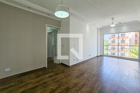 Sala de apartamento para alugar com 3 quartos, 82m² em Jardim Las Palmas, Guarujá
