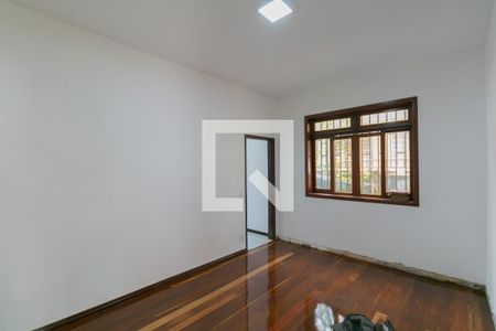 Casa para alugar com 3 quartos, 360m² em Vila Cloris, Belo Horizonte