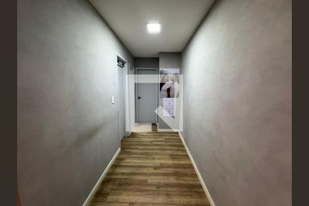 Corredor de apartamento para alugar com 2 quartos, 48m² em Vila Urupes, Suzano