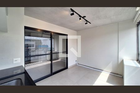 Varanda e cozinha de kitnet/studio à venda com 1 quarto, 30m² em Bom Retiro, São Paulo