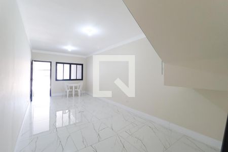 Casa à venda com 3 quartos, 160m² em Vila Paiva, São Paulo