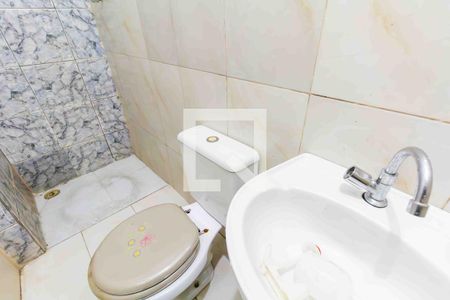 Banheiro de casa para alugar com 1 quarto, 39m² em Jardim Verônia, São Paulo