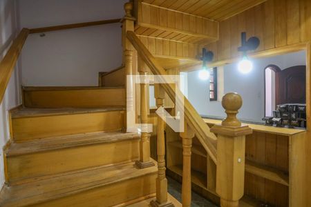 Escada  de casa à venda com 5 quartos, 199m² em Piraporinha, Diadema