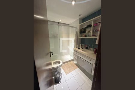 Banheiro de apartamento para alugar com 4 quartos, 236m² em Boa Viagem, Niterói