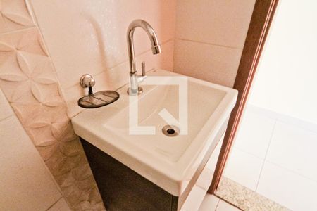 Lavabo de casa de condomínio para alugar com 2 quartos, 90m² em Vila Zulmira, São Paulo