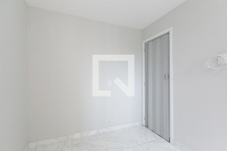 Quarto 1 de apartamento para alugar com 2 quartos, 41m² em Jardim Helian, São Paulo