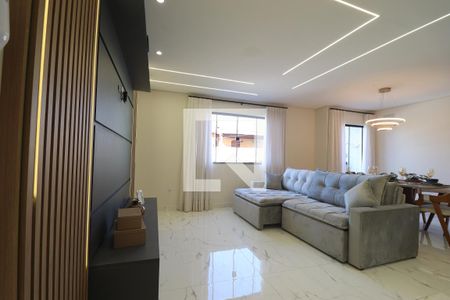 Sala de estar de casa à venda com 3 quartos, 150m² em Vila Camilópolis, Santo André