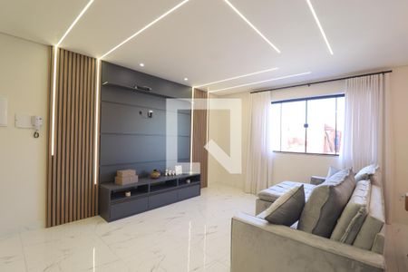 Sala de estar de casa à venda com 3 quartos, 150m² em Vila Camilópolis, Santo André