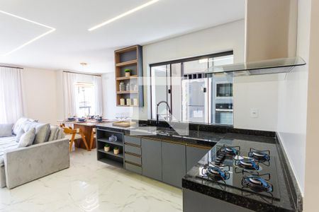 Cozinha  de casa à venda com 3 quartos, 150m² em Vila Camilópolis, Santo André