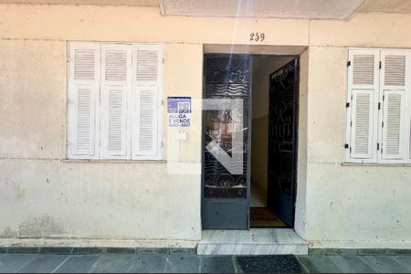 Plaquinha instalada de apartamento para alugar com 2 quartos, 65m² em Urca, Rio de Janeiro