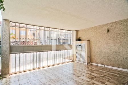 Garagem de casa para alugar com 2 quartos, 160m² em Jardim Regina, São Paulo
