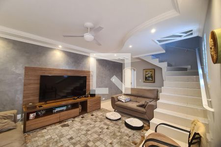 Sala de casa à venda com 3 quartos, 134m² em Jardim Piqueroby, São Paulo