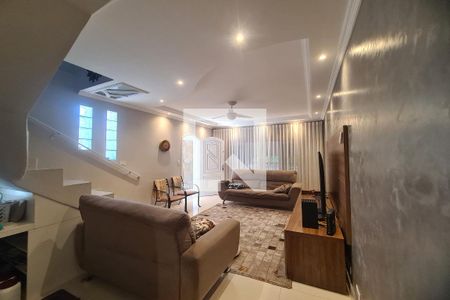 Sala de casa à venda com 3 quartos, 134m² em Jardim Piqueroby, São Paulo