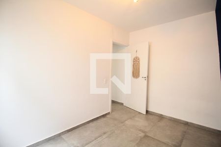 Quarto 2 de apartamento para alugar com 2 quartos, 44m² em Jardim Maria Duarte, São Paulo