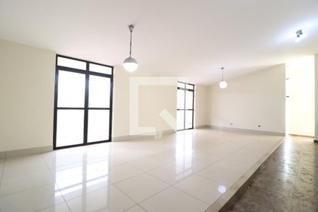 Sala 2 de casa para alugar com 5 quartos, 400m² em Fundinho, Uberlândia
