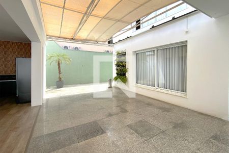 Varanda coberta de casa de condomínio à venda com 4 quartos, 348m² em Paquetá, Belo Horizonte