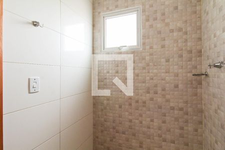 Banheiro de casa de condomínio à venda com 2 quartos, 89m² em Centro, Canoas