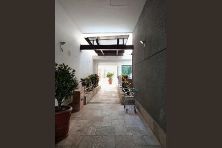 Corredor de entrada de apartamento à venda com 3 quartos, 103m² em Pinheiros, São Paulo