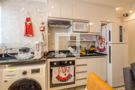 Sala e Cozinha de apartamento à venda com 2 quartos, 40m² em Santa Maria, Osasco