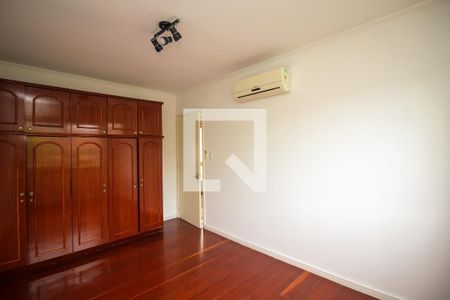 Quarto 1 de apartamento à venda com 2 quartos, 61m² em Medianeira, Porto Alegre