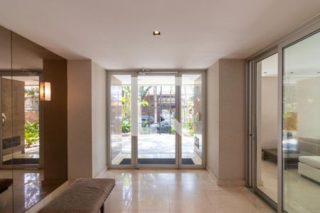 Hall de entrada de apartamento à venda com 4 quartos, 237m² em Vila Nova Conceição, São Paulo