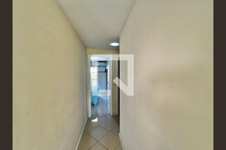 Corredor de apartamento para alugar com 3 quartos, 120m² em Recreio dos Bandeirantes, Rio de Janeiro