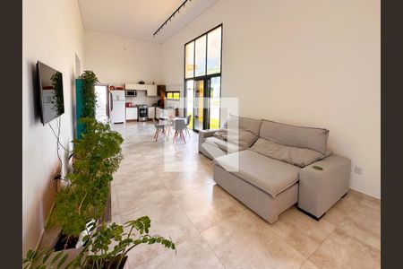 Sala de TV de casa de condomínio para alugar com 4 quartos, 186m² em São João do Rio Vermelho, Florianópolis