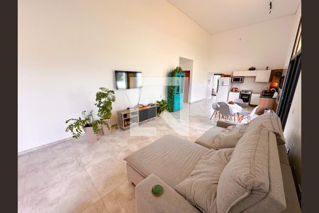 Sala de TV de casa de condomínio para alugar com 4 quartos, 186m² em São João do Rio Vermelho, Florianópolis