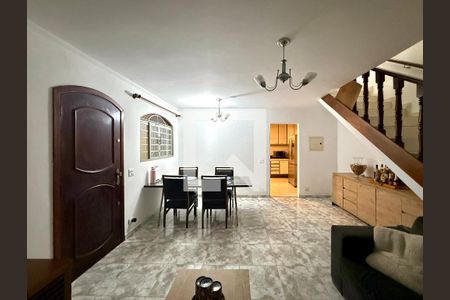 Sala  de casa para alugar com 2 quartos, 161m² em Jardim Monte Azul, São Paulo